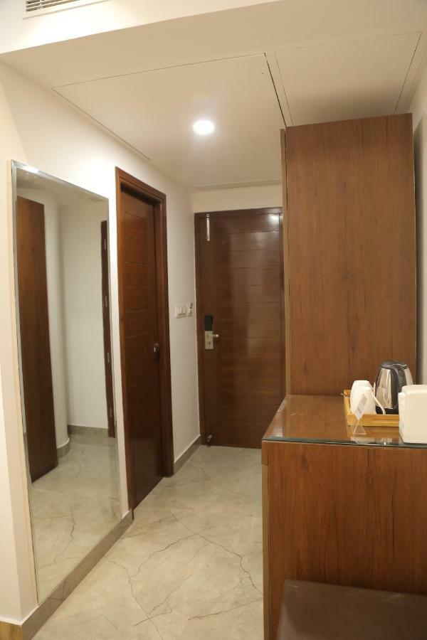 Patiāla Hotel Ak Suites מראה חיצוני תמונה