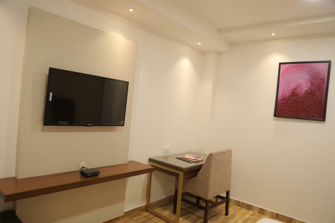 Patiāla Hotel Ak Suites מראה חיצוני תמונה