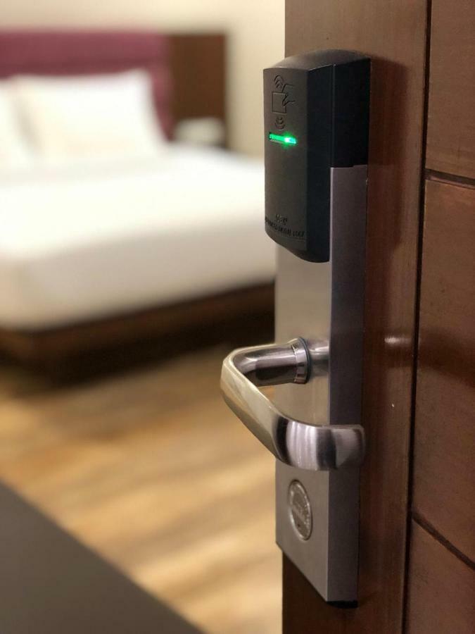 Patiāla Hotel Ak Suites מראה חיצוני תמונה