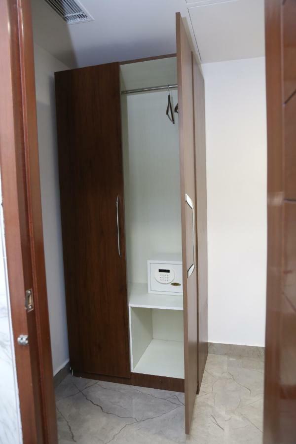 Patiāla Hotel Ak Suites מראה חיצוני תמונה